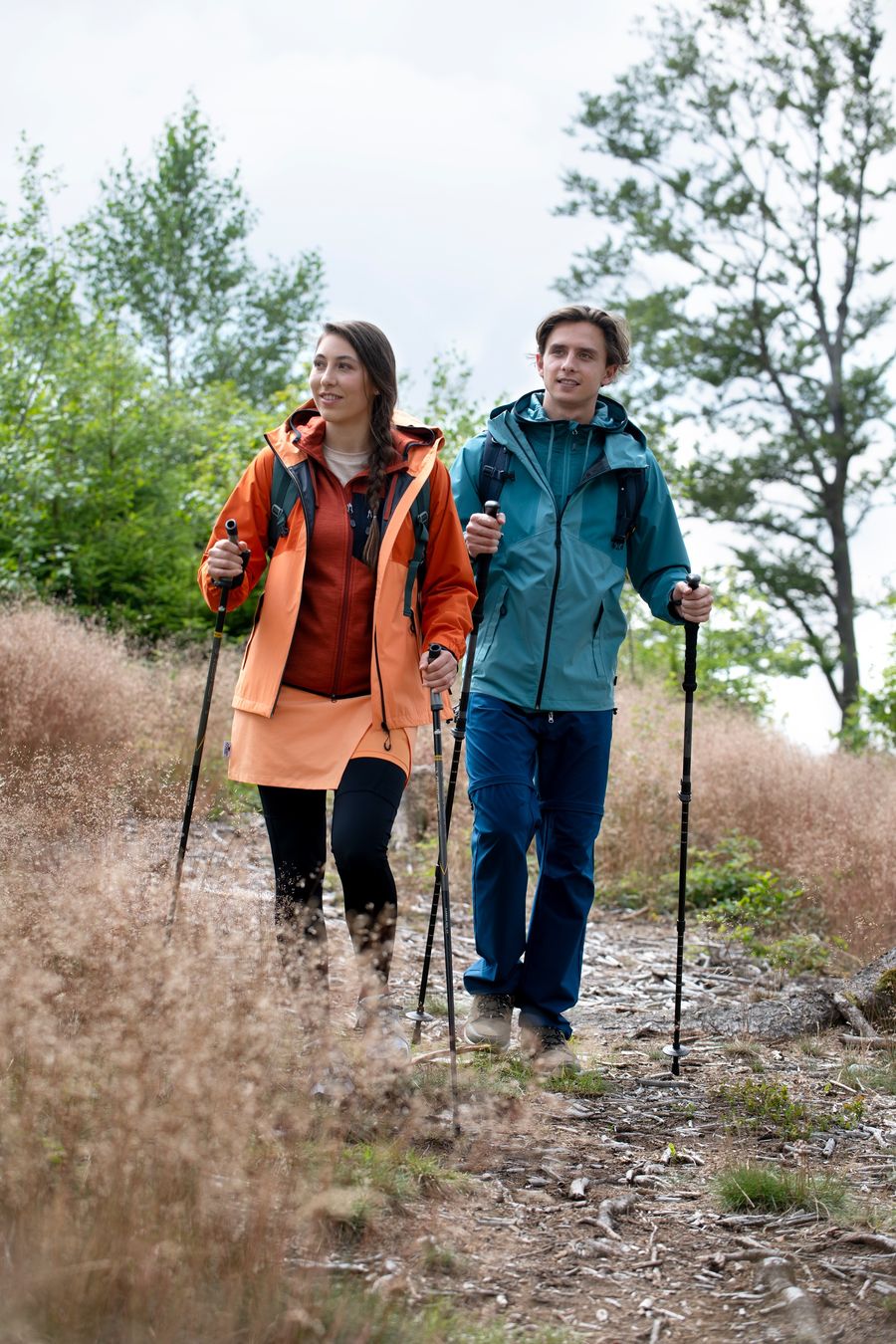 Wandern in Outdoor-Kleidung